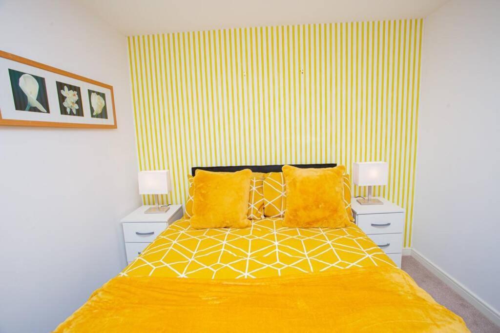 Mills Apartment - Two Bedroom En-Suite Apartment Нортгемптон Екстер'єр фото