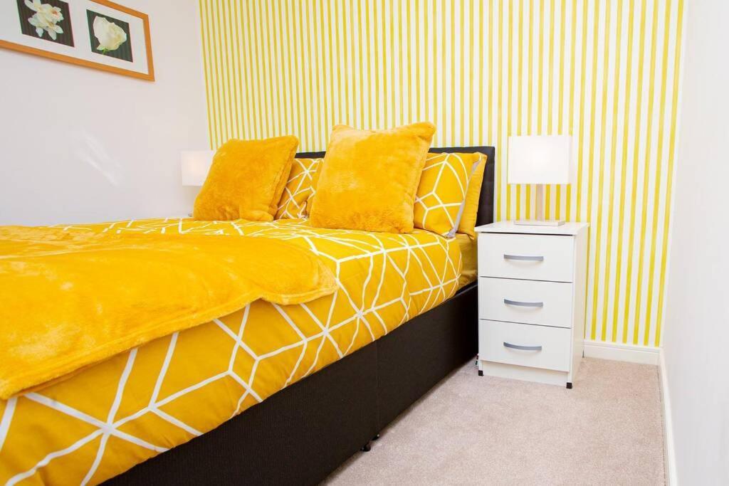 Mills Apartment - Two Bedroom En-Suite Apartment Нортгемптон Екстер'єр фото