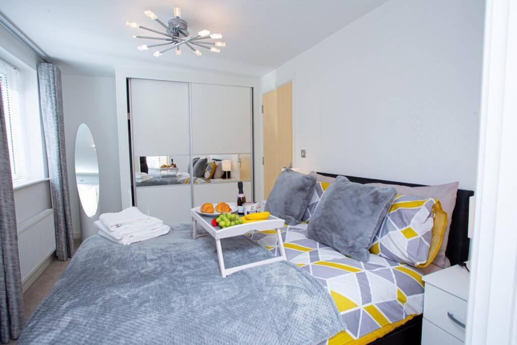 Mills Apartment - Two Bedroom En-Suite Apartment Нортгемптон Екстер'єр фото
